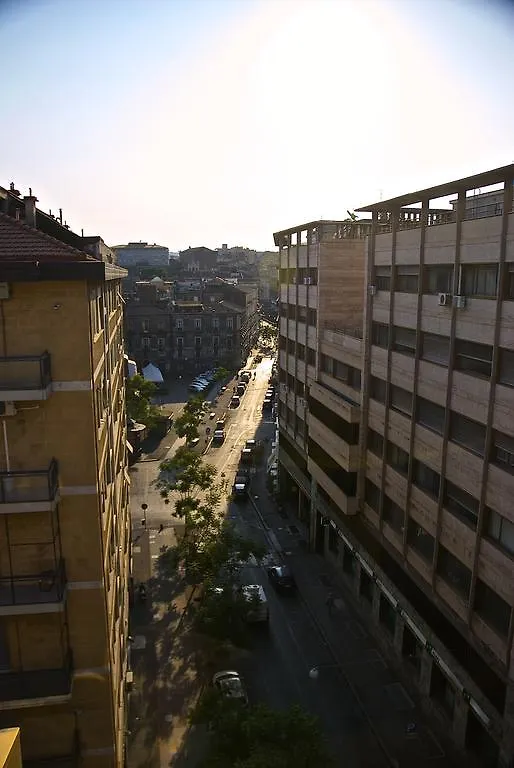 The Ugly View Apartment Catania