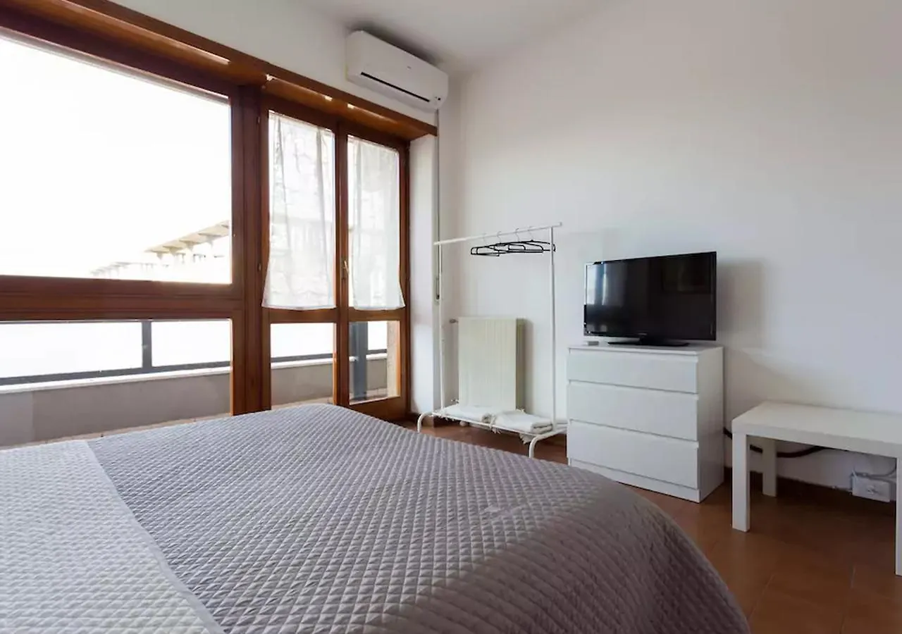 The Ugly View Apartment Catania 0*,  Italien