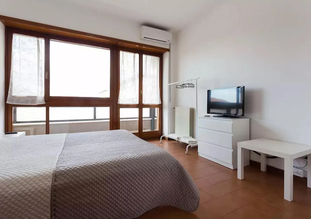 The Ugly View Apartment Catania
