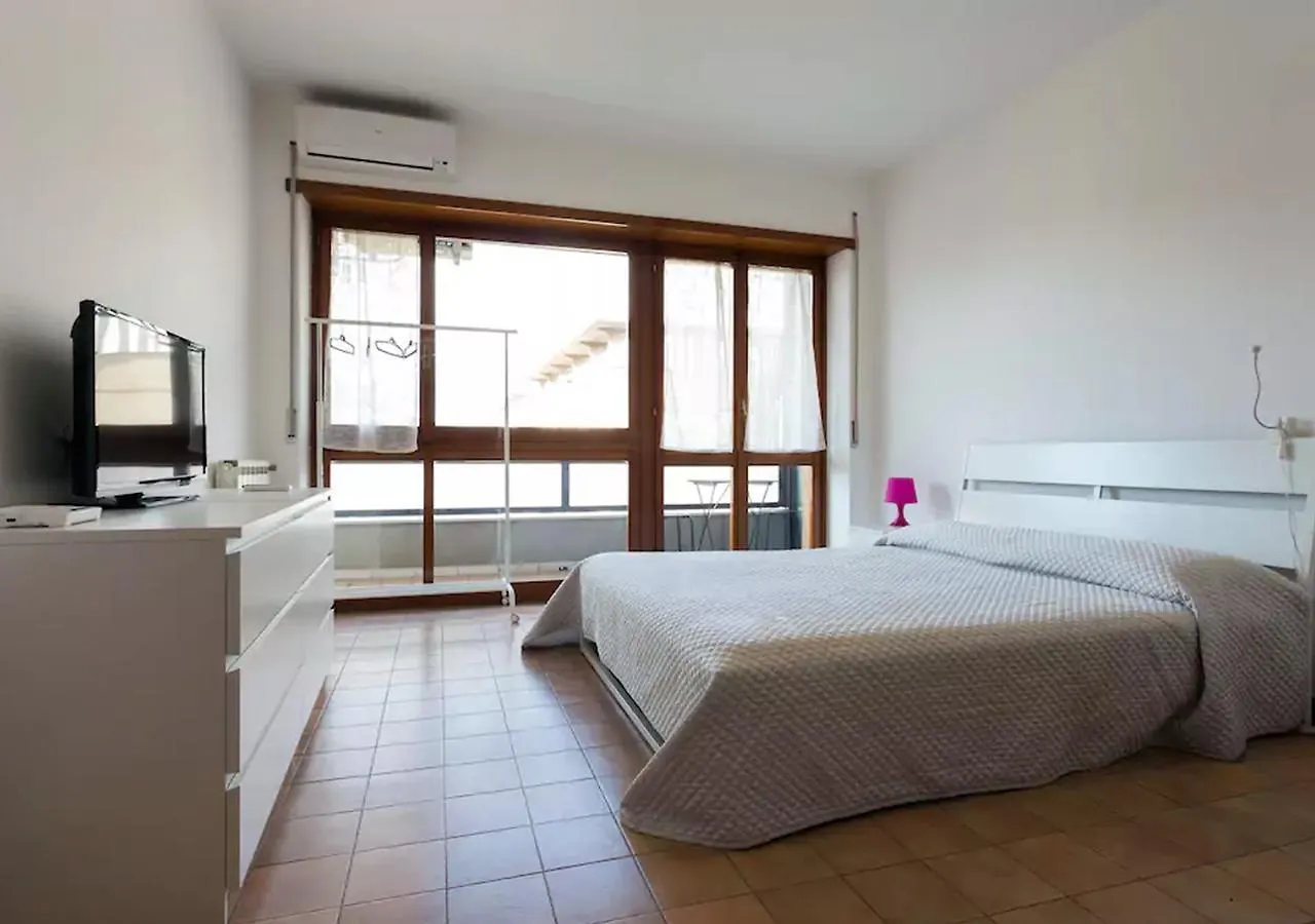 The Ugly View Apartment Catania Italien