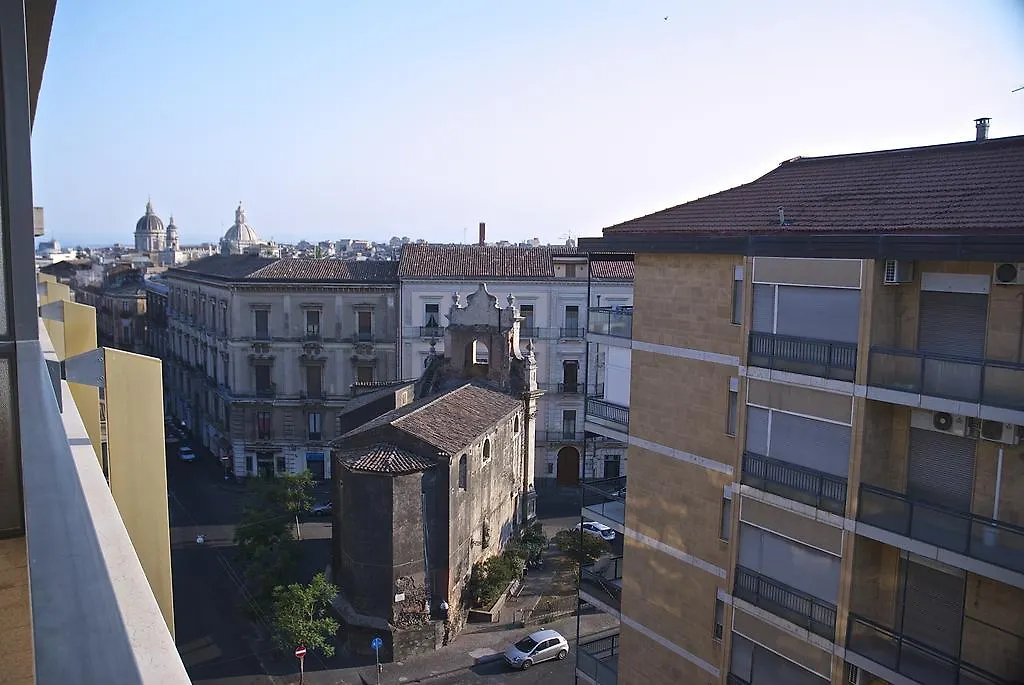 The Ugly View Apartment Catania