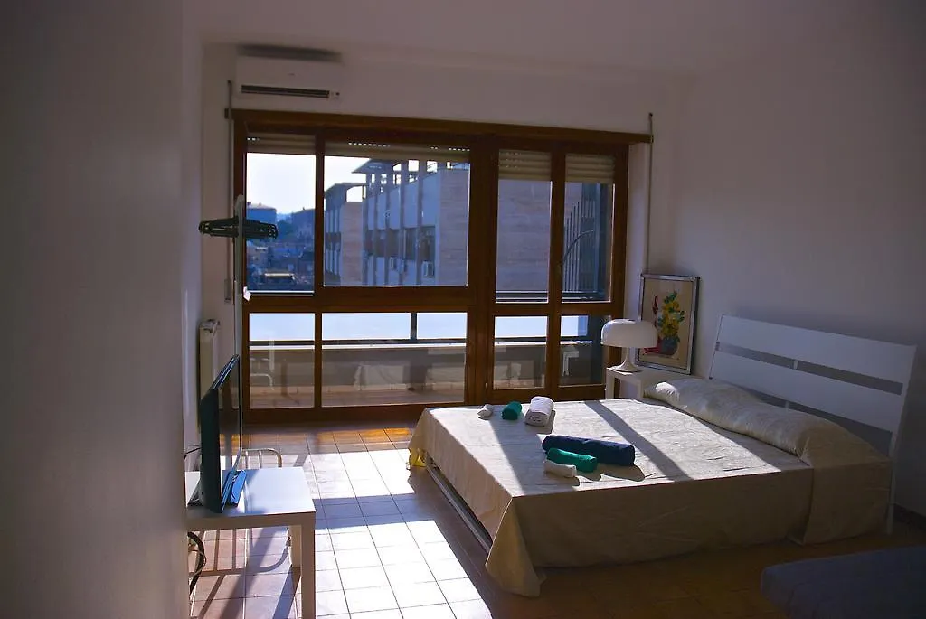 The Ugly View Apartment Catania 0*,  Italy