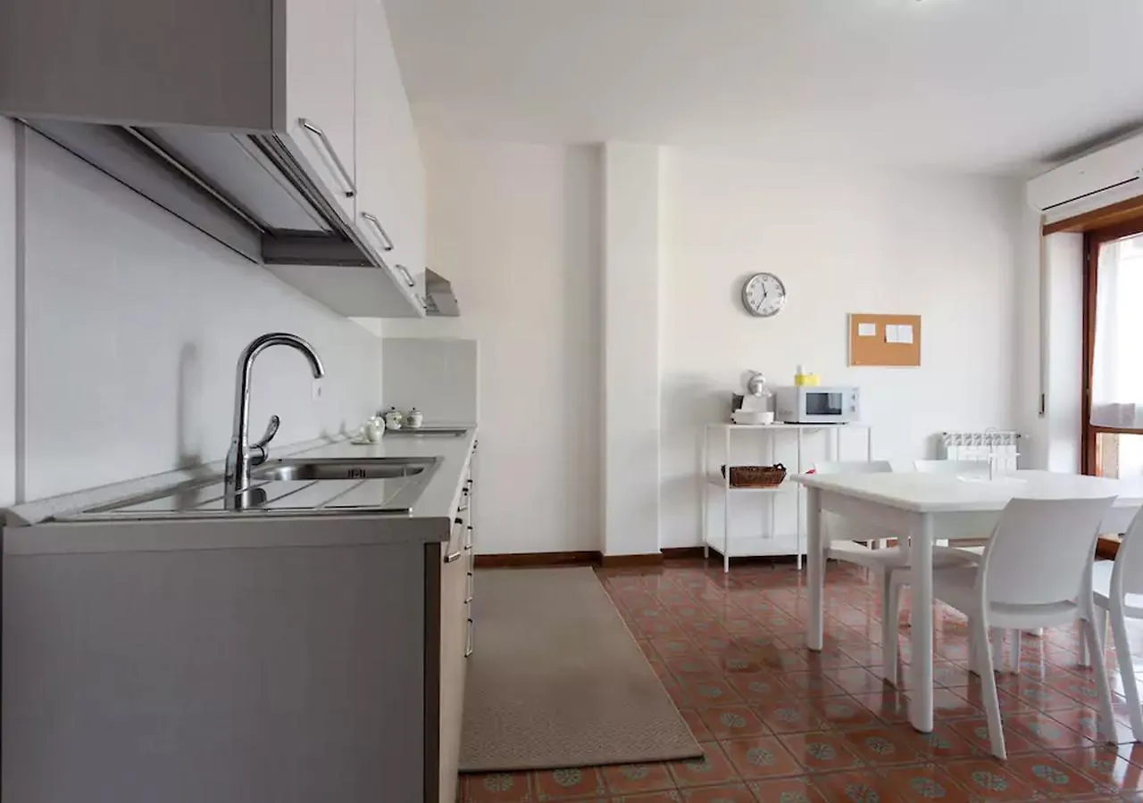 The Ugly View Apartment Catania