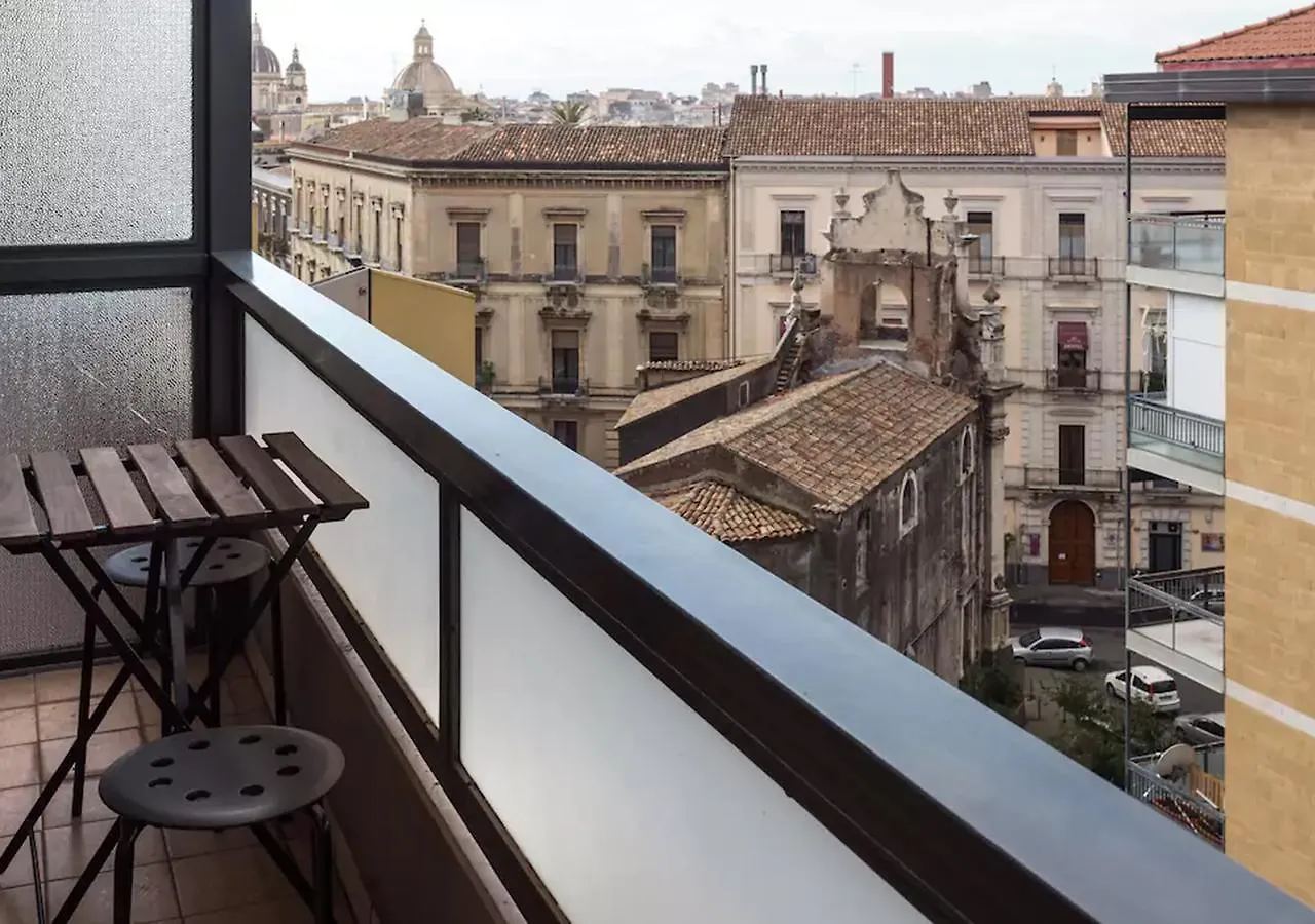The Ugly View Apartment Catania 0*,